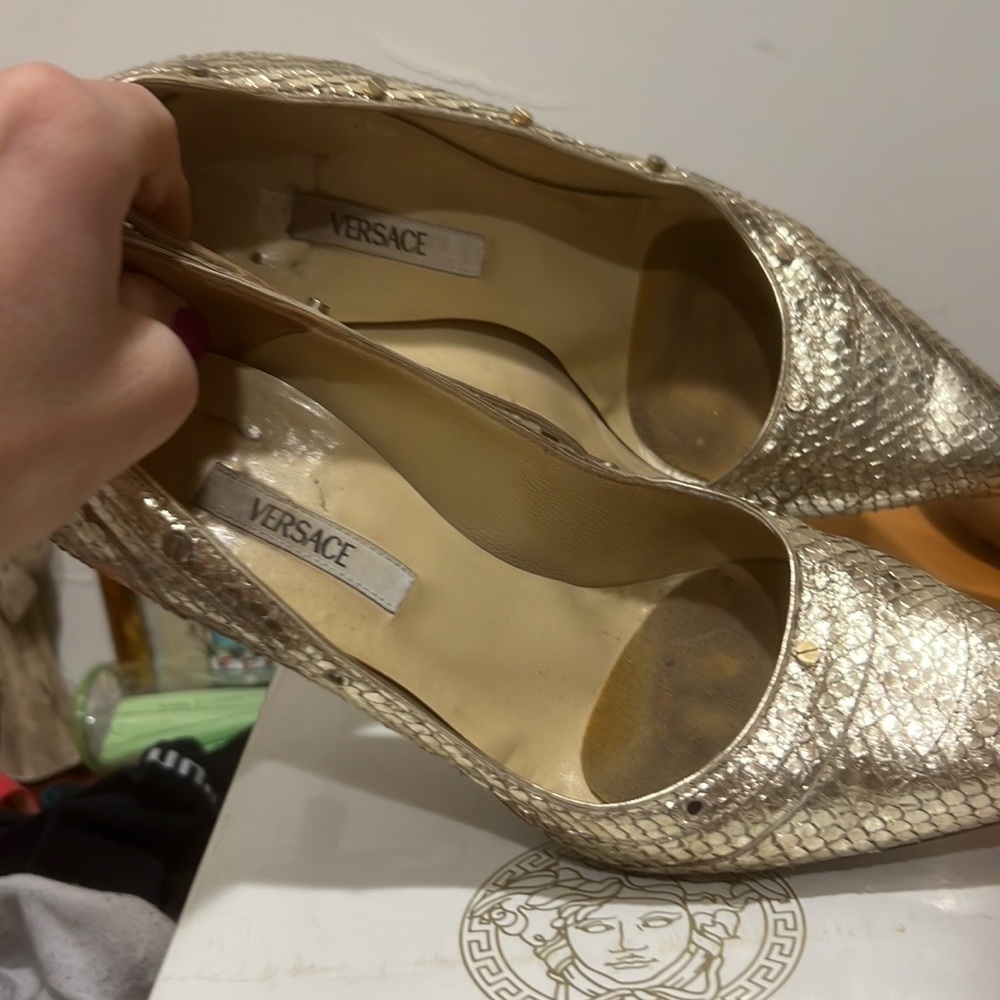 Versace gold python pumps - Picture 10 of 11